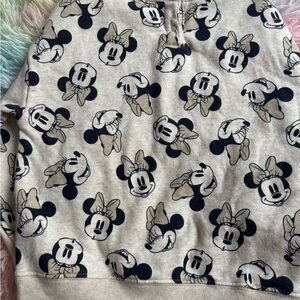 Disney Baby Gap Minnie Mouse Sweater Top in cream.